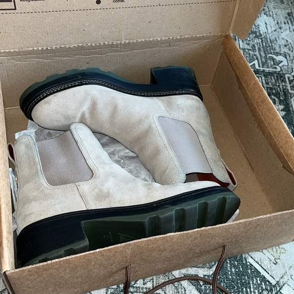 Gianni Bini women’s Re-New boots in dark taupe Size 7.5 - Picture 11 of 13